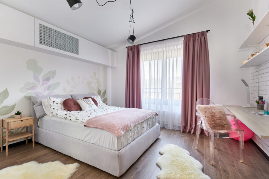 Amenajare casa Simetrica Design - perdele si draperii roz camera Zen Interior (1)